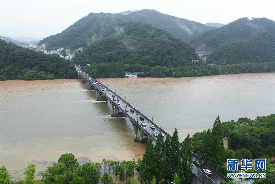 新安江泄洪最新直播